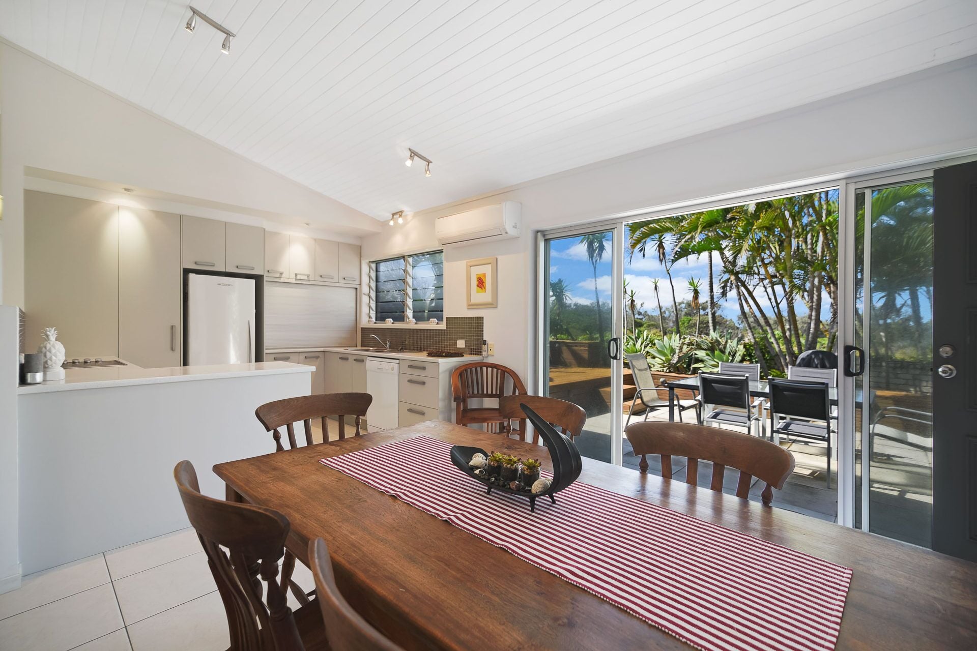 Apartment (2 Bedrooms) | In-room dining