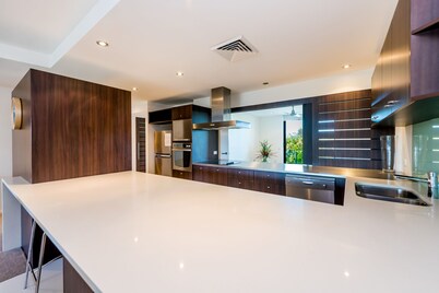 佩里吉安海滩酒店 - 洛利基大道 5/31 号