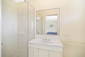 Villa (3 Bedrooms) | Badezimmer