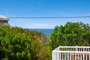 Villa (3 Bedrooms) | Balkong