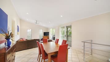 Casa (4 Bedrooms) | Cozinha privada | Geladeira, micro-ondas