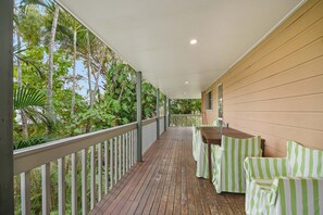 House (4 Bedrooms) | Balcony - Beach Affair - 10 Callitris Crescent (Marcus Beach)