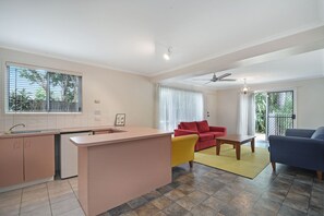 Private kitchen - Beach Affair - 10 Callitris Crescent (Marcus Beach)