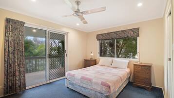 House (4 Bedrooms) | 4 bedrooms, free WiFi, bed sheets