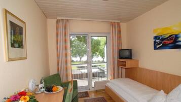 ベーシック シングルルーム | 低刺激性寝具、客室ごとに異なる装飾、客室ごとに異なるインテリア、デスク