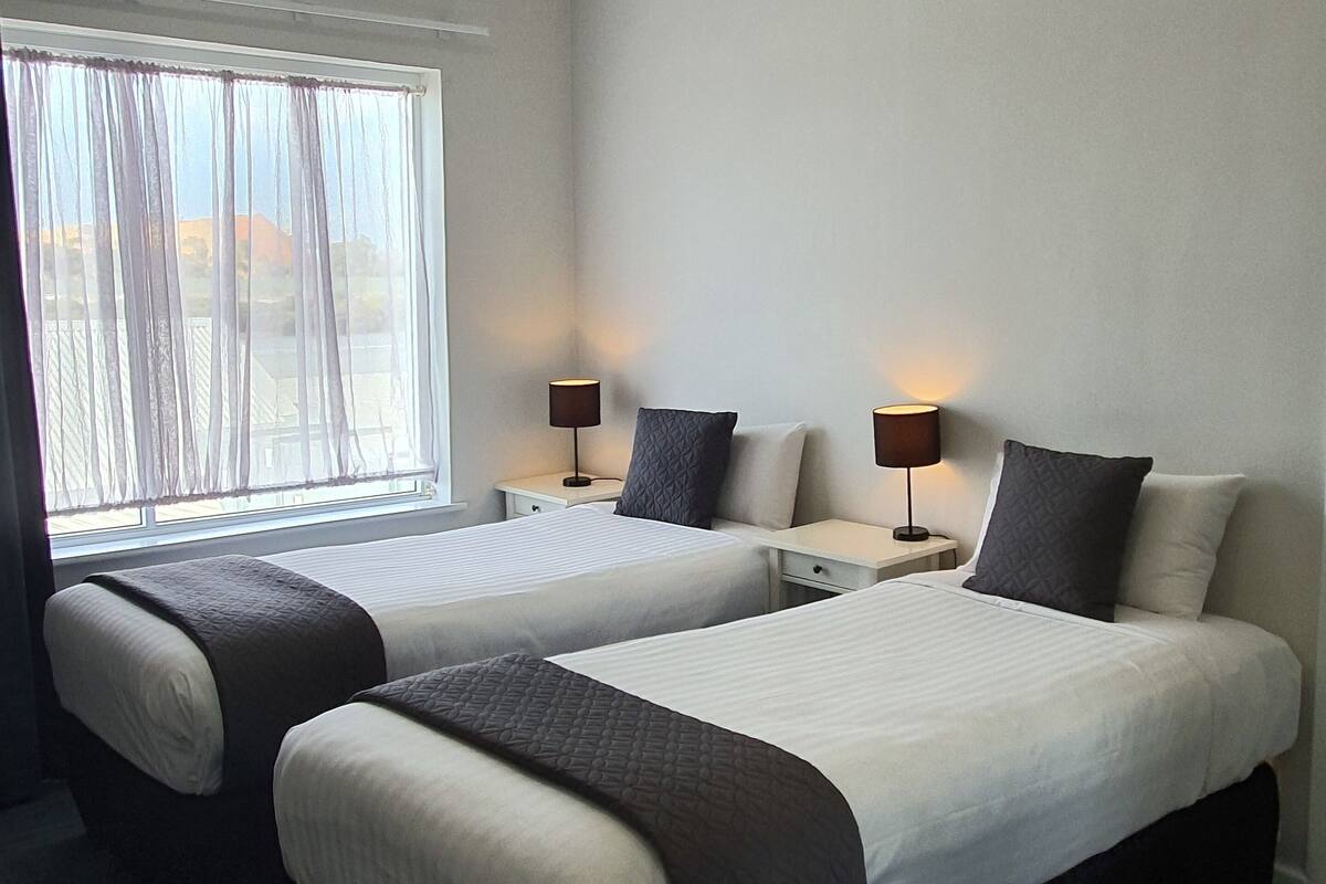 twin room | iron/ironing board, cots/infant beds