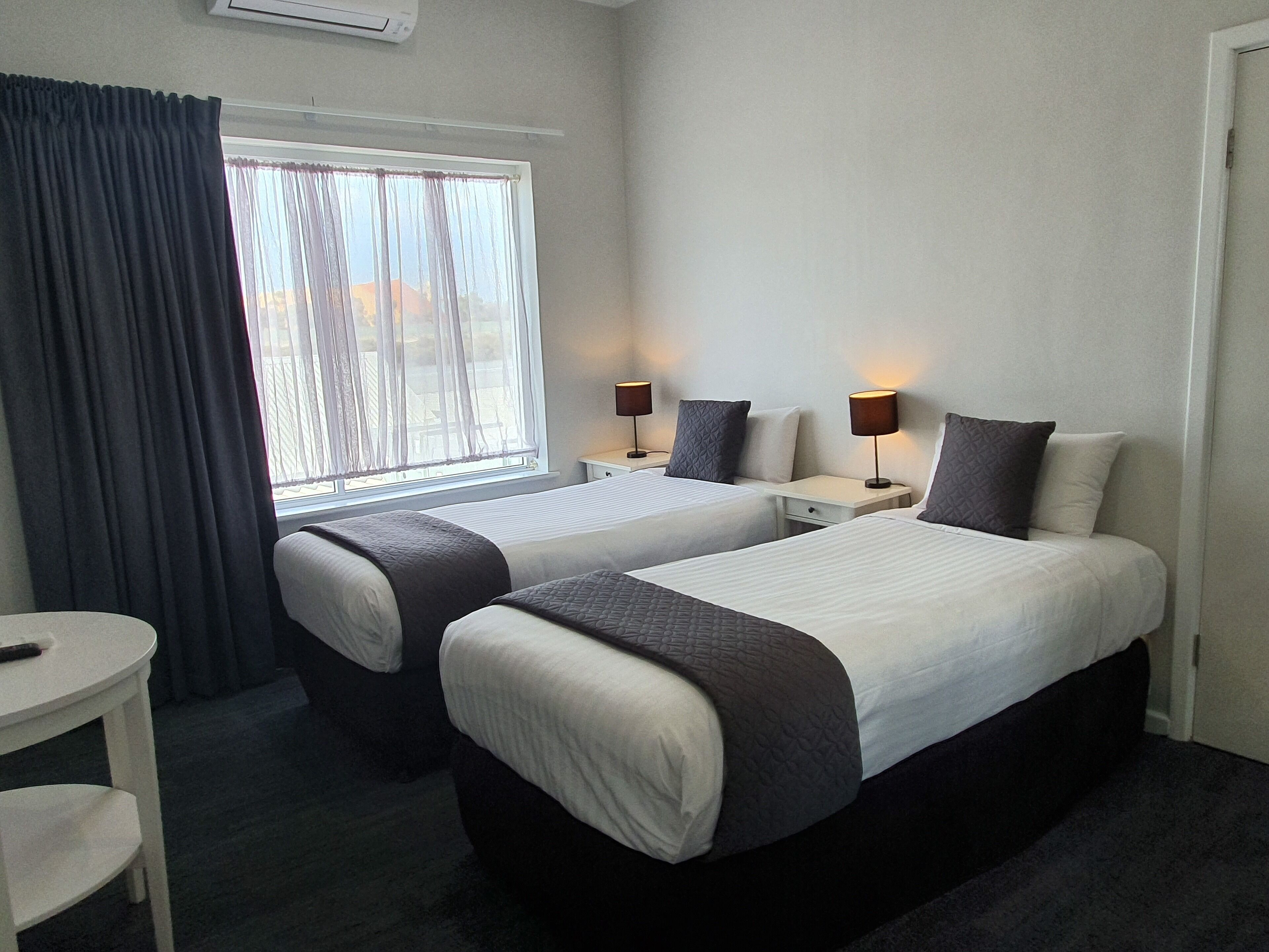 twin room | iron/ironing board, cots/infant beds