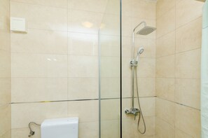 Apartment (Two Bedroom Apartment) | Bathroom | Hair dryer, towels - Studios Heliva (Dubrovnik)