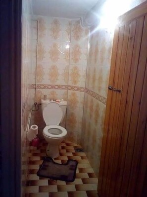 ฝักบัว, เรนชาวเวอร์, ผ้าเช็ดตัว