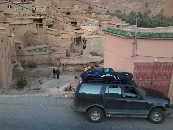 ด้านหน้าที่พัก