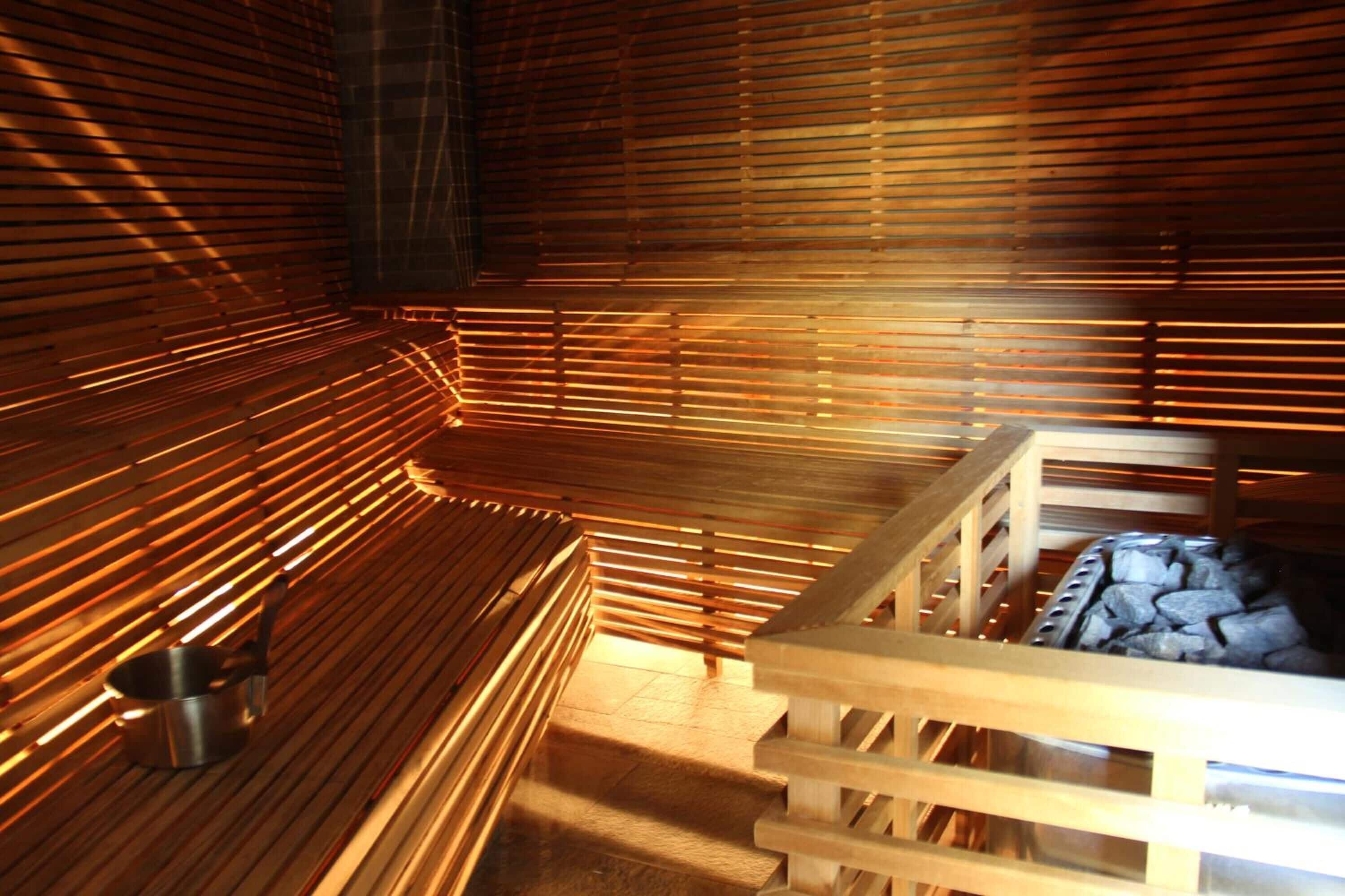 couples treatment room(s), sauna, hot tub, steam room