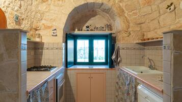 Apartment, 3 Bedrooms | Private kitchen | Full-sized fridge, oven, stovetop, dishwasher