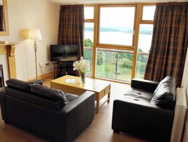 Escrivaninha, ferros/tábuas de passar roupa, Wi-Fi de cortesia