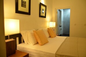 记忆海绵床垫、客房内保险箱、免费 WiFi