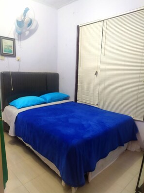 Desk, free WiFi - Robiu Homestay (Banyuwangi)