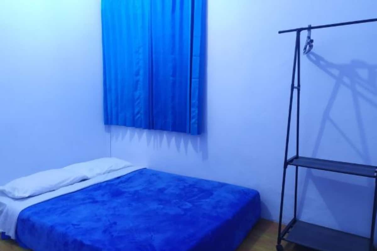 Share Dormitory Room AC | Desk, WiFi (free)
