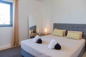 Ferienhaus, 2 Schlafzimmer, Terrasse, Meerseite | 2 Schlafzimmer, Verdunkelungsvorhänge, schallisolierte Zimmer