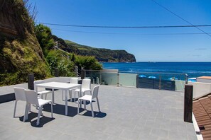 Ferienhaus, 2 Schlafzimmer, Terrasse, Meerseite | Strand-/Meerblick