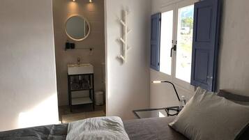 5 slaapkamers, een strijkplank/strijkijzer, gratis wifi, beddengoed