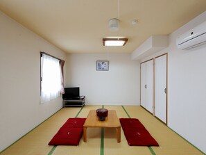 Traditional-Zimmer, Raucher (Japanese Style, Quintuple) | Bügeleisen/Bügelbrett, kostenloses WLAN, Bettwäsche