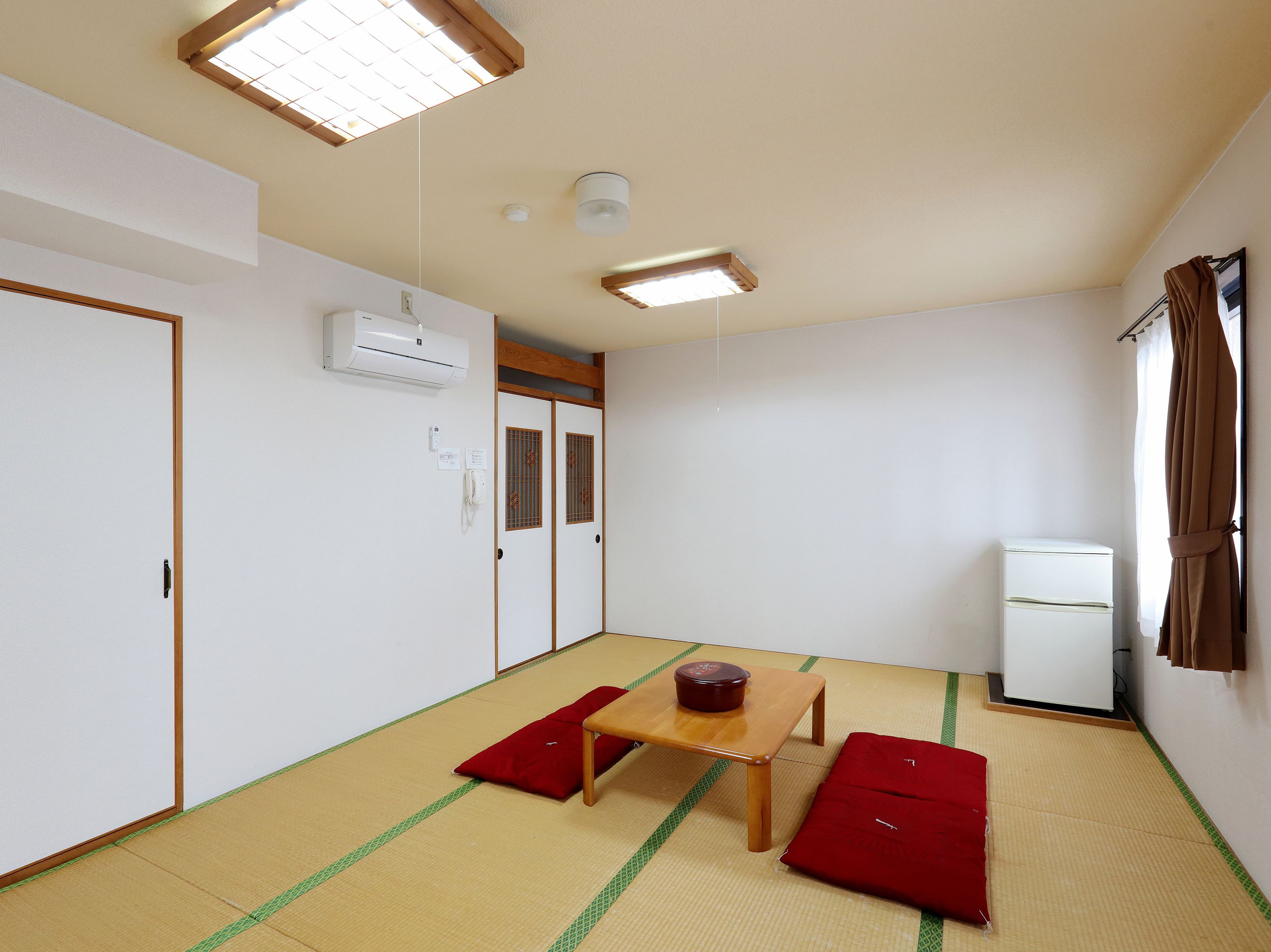 japanese style room quintuple, smoking | 1 bedroom, iron/ironing board, free wifi, bed sheets
