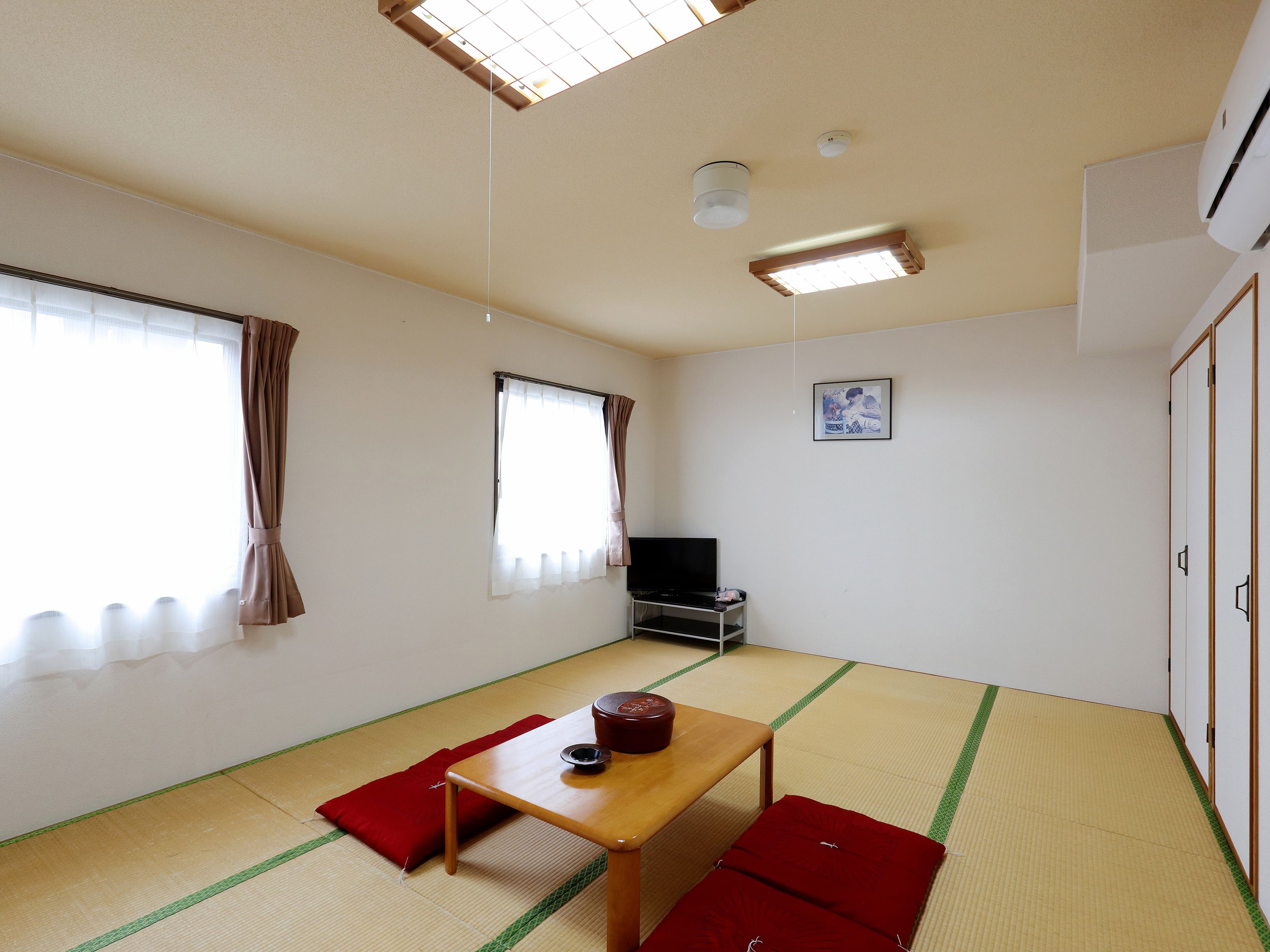 japanese style room quintuple, smoking | 1 bedroom, iron/ironing board, free wifi, bed sheets
