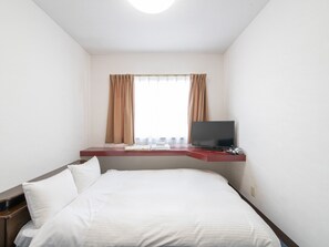 Double Room, Non Smoking | Iron/ironing board, free WiFi, bed sheets