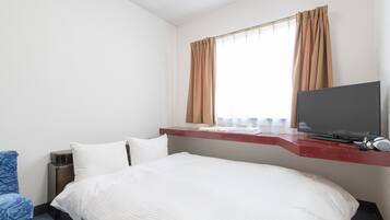 Double Room, Non Smoking | Iron/ironing board, free WiFi, bed sheets