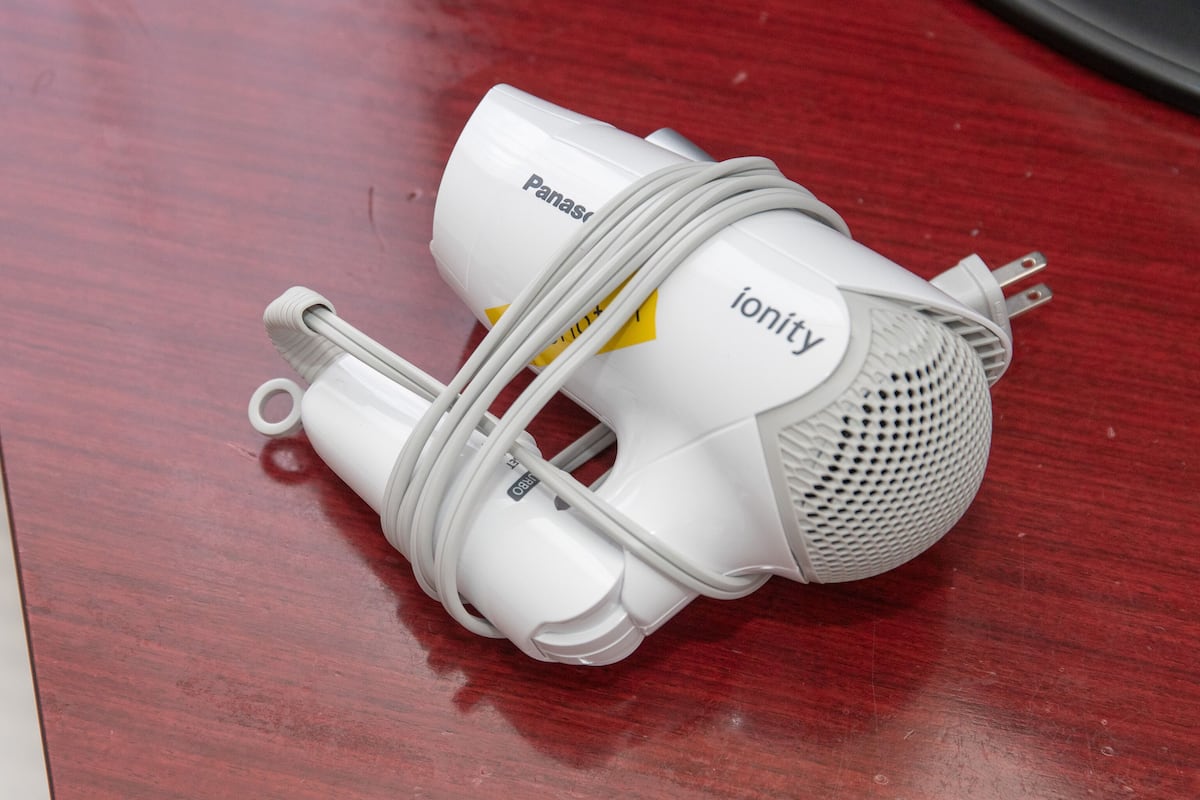 twin room, non smoking | 1 bedroom, iron/ironing board, free wifi, bed sheets