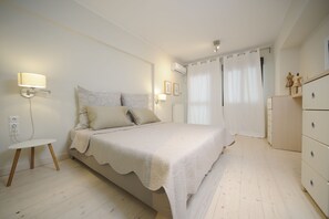 패밀리 아파트, 침실 2개, 금연, 주방 | 2 개의 침실, 각각 다른 스타일의 인테리어, 각각 다르게 가구 비치, 책상