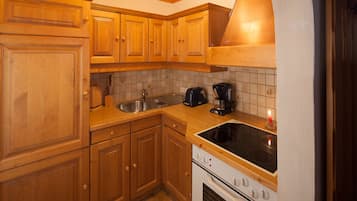 Fridge, microwave, stovetop, toaster