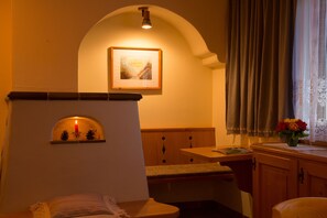 Apartment (3 Adults) | Living area - Krepperhütte (Volders)