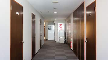 Coin salon dans le hall