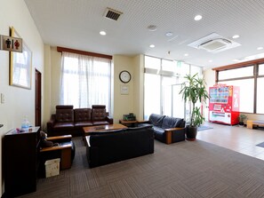Lobby sitting area - Tabist Rays Hotel Yakata (Miyazaki)