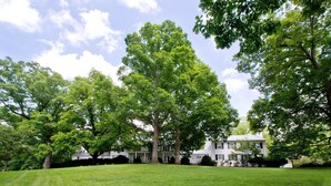 Unclassified image, 2 of 65, button - Providence Manor House Bed & Breakfast (Clemmons)