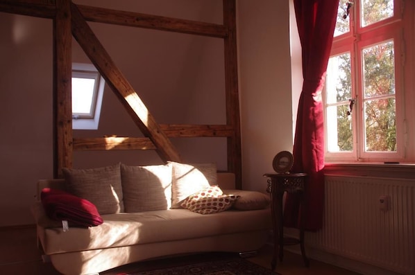 Appartement Affaires, 1 chambre | Coin séjour | Télévision