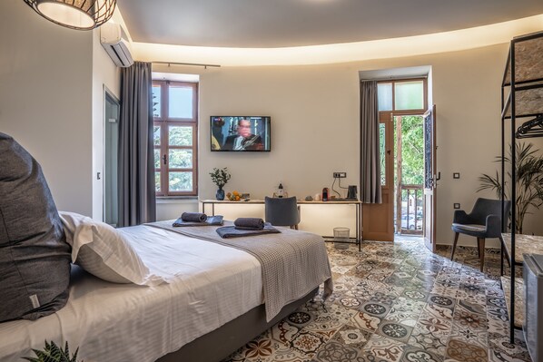 Premier Double Room | Frette Italian sheets, premium bedding, Tempur-Pedic beds, minibar - Casa Poli (Rhodes)