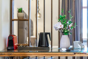 Deluxe Suite | Frette Italian sheets, premium bedding, Tempur-Pedic beds, minibar - Casa Poli (Rhodes)