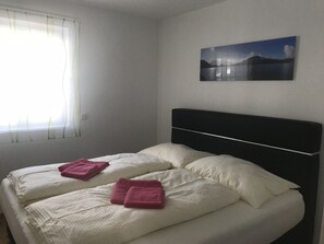 Soundproofing, free WiFi, bed sheets - Ferienwohnung Lea am See (Tegernsee)