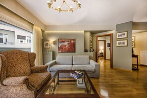 Premium Apartment, 1 King Bed with Sofa bed, Non Smoking, Kitchen | Living area | 42-inch flat-screen TV with digital channels, Smart TV, Netflix - New renovated apt 2' to Acropolis museum by VillaRentalsgr (Athens)