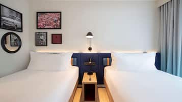 Habitación con 2 camas individuales, 2 camas individuales | Minibar, caja fuerte, escritorio y sistema de insonorización