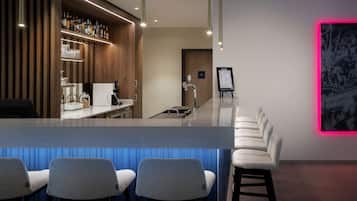 Bar (en el alojamiento)
