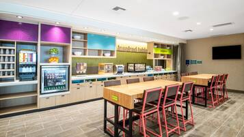 Desayuno completo gratuito y diario