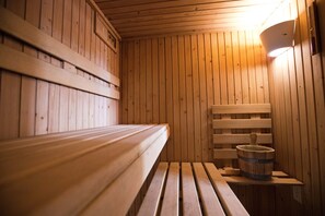 Een sauna, gezichtsbehandelingen, 1 behandelingskamer