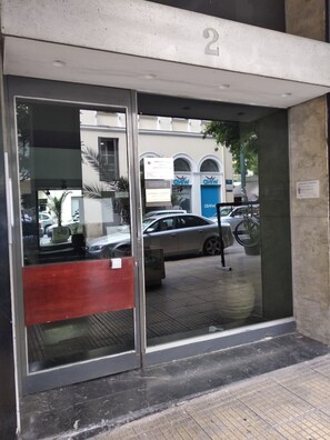 Exterior - Little gem Near Acropolis Museum by VillaRentalsgr (Athens)