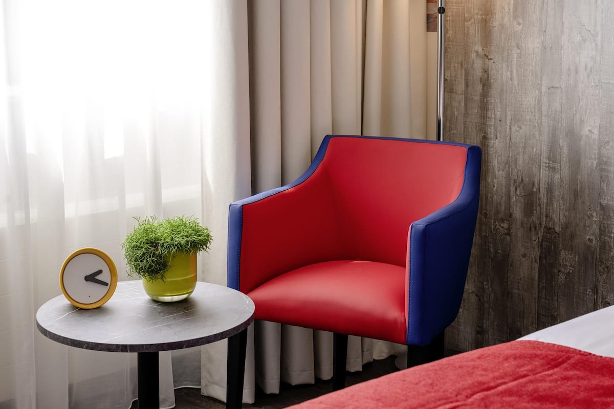 In-room safe, individually decorated, desk, laptop workspace