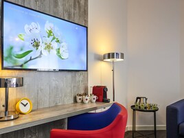 Superior Room, 1 Double Bed | In-room safe, individually decorated, desk, laptop workspace