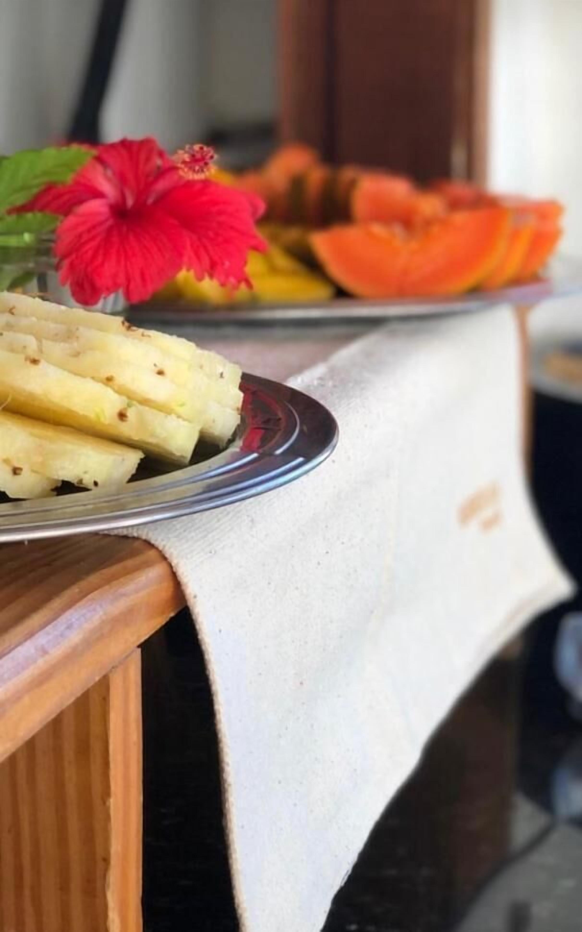 بوفيه فطور مجانًا يوميًا