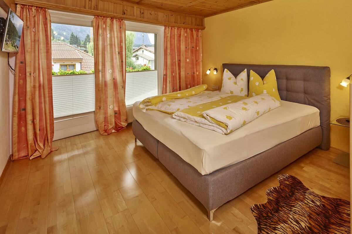 Schallisolierte Zimmer, kostenloses WLAN, Bettwäsche