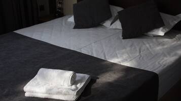 Comfort Double Room | Desk, laptop workspace, blackout curtains, soundproofing